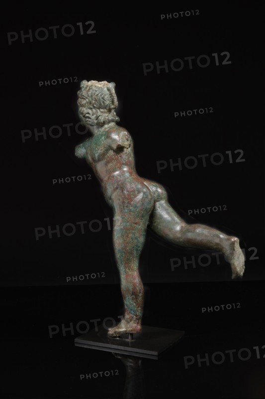 Roman statue figuring Eros Lampidarius