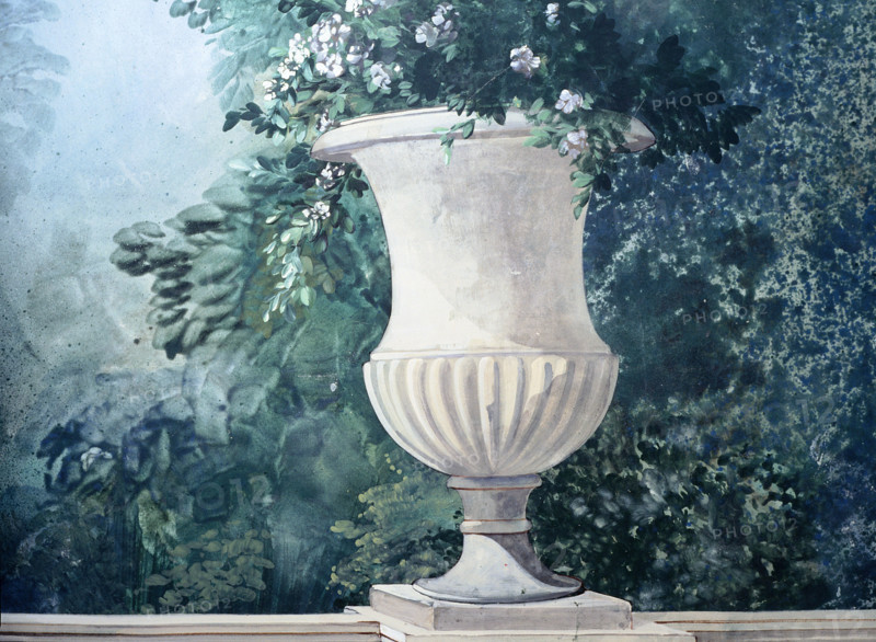 Décor peint. Balustrade, vase Medicis et feuillages