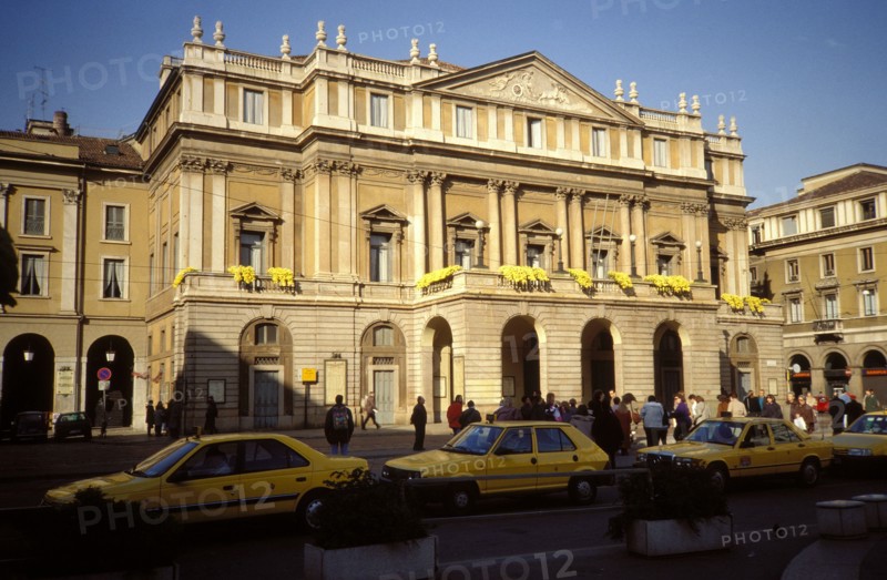 00/11/1992. LA SCALA DE MILAN