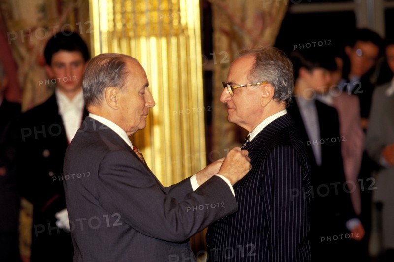 21/10/1993. F.MITTERRAND DECORE P.BERGE
