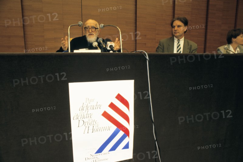 04/12/1994 : Abbe Pierre's Press conference