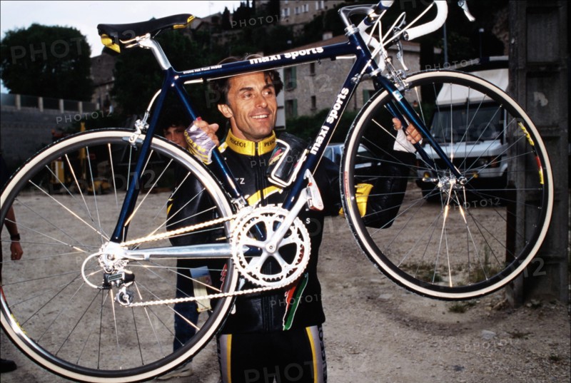 12/05/1994. CYCLISME/ LE MONT VENTOUX PAR LES STARS DES MEDIAS, DU SPECTACLE ET DU SPORT