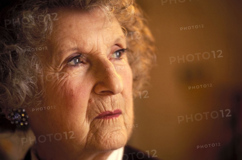 00/03/1994. CLOSE-UP MIREILLE CHEZ ELLE
