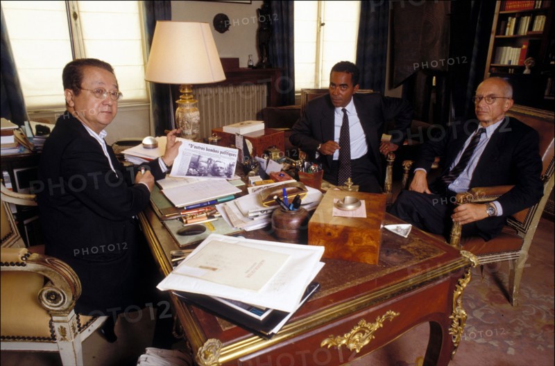 23/08/1994. JACQUES VERGES A SON BUREAU