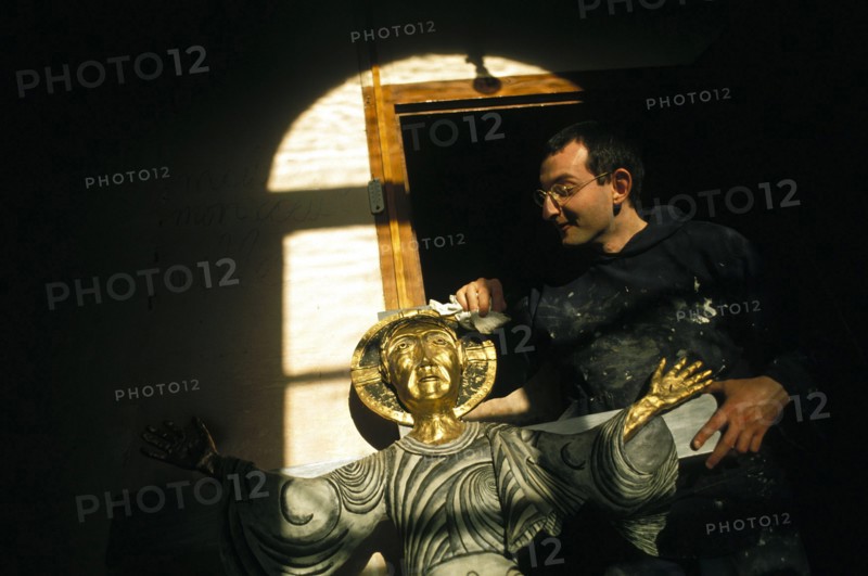 06/12/1994. MARC LONG, MOINE SCULPTEUR