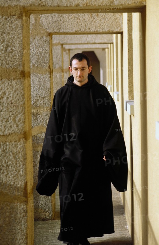 06/12/1994. MARC LONG, MOINE SCULPTEUR