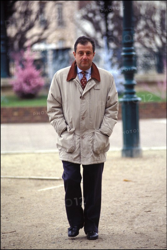 12/24/1994.  Didier Schuller at home in Clichy