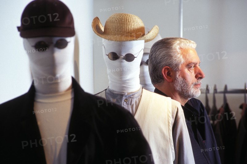 21/05/1996. PARIS: PACO RABANNE DANS SA BOUTIQUE