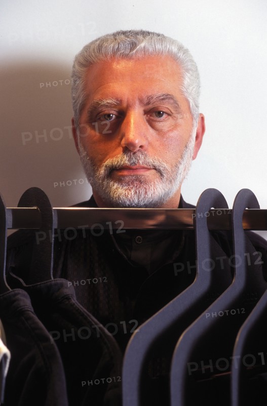 21/05/1996. PARIS: PACO RABANNE DANS SA BOUTIQUE