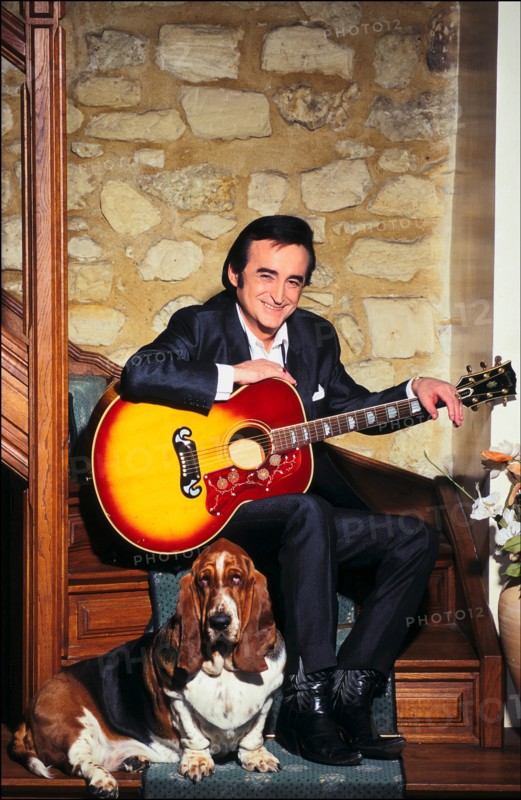11/12/1996. PARIS: CLOSE-UP DICK RIVERS CHEZ LUI