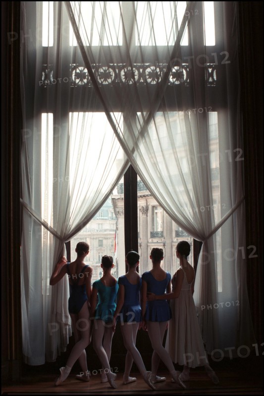01/10/2000. The "Petits Rats", pupils of the Opera Garnier ballet class in Paris, working as extras.