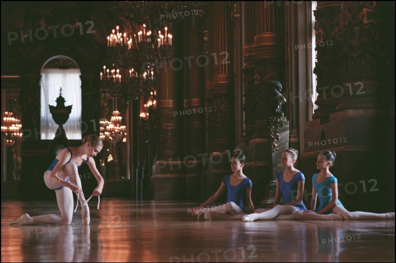01/10/2000. The "Petits Rats", pupils of the Opera Garnier ballet class in Paris, working as extras.