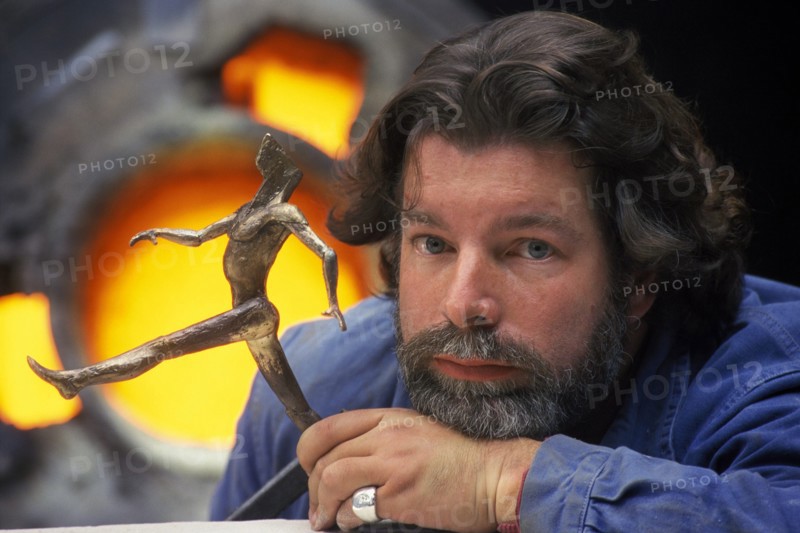 15/10/1998. CLOSE-UP IGOR USTINOV, SCULPTEUR