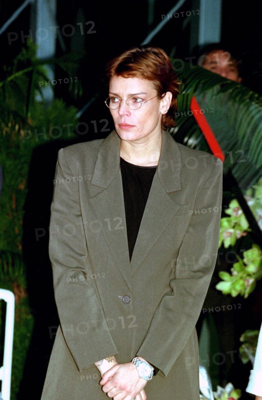 MONTE CARLO. 07/12/99. THE ROYAL FAMILY OF MONACO UNVEILS THE NEW STATION