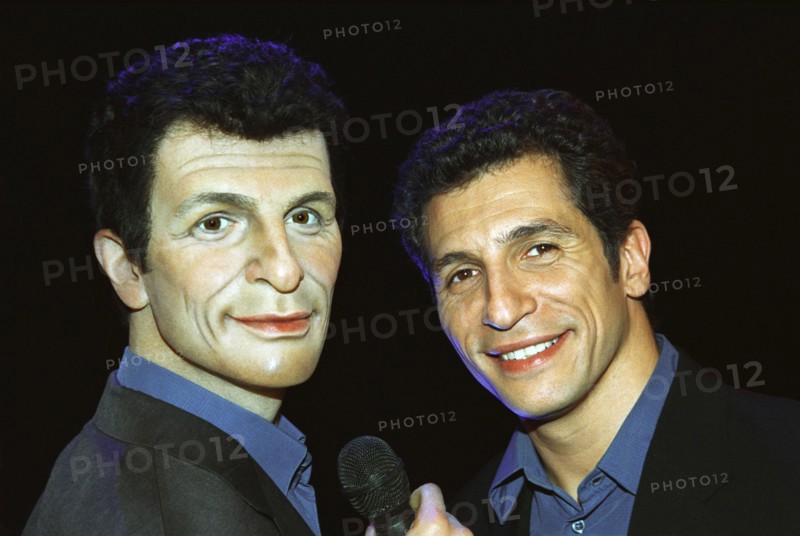 20/12/1999. NAGUI AU MUSEE GREVIN