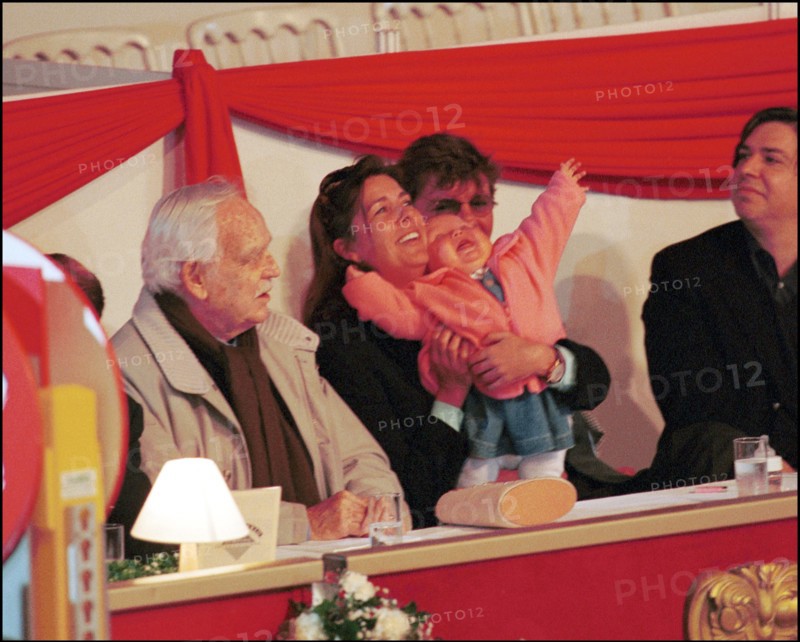 04/13/2000. Jumping in Monaco.