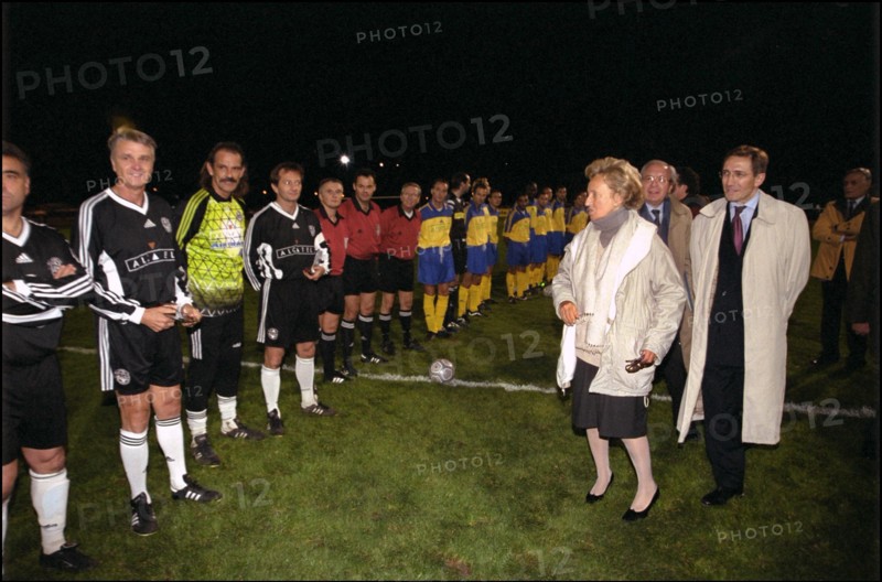 10/26/2000. Football match V.C.F-Vernon in aid of association " donnons des couleurs a l'hopital".