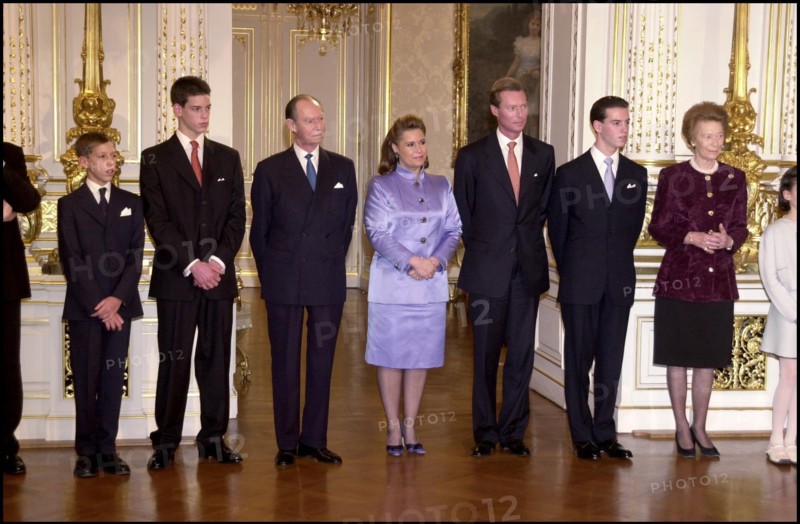 12/18/2000. Prince Guillaume enthroned Grand Duke of Luxembourg.