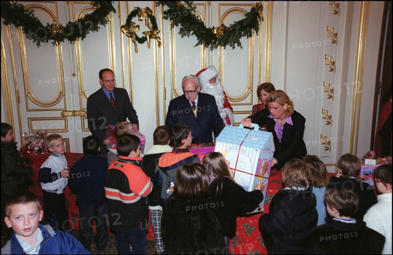 12/20/2000. Christmas tree in Monaco.