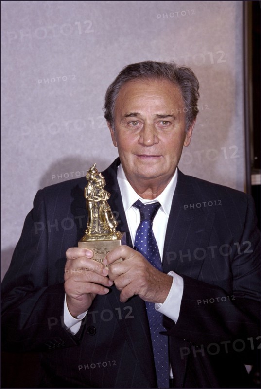 02/00/2001. Luchon Festival: Photo Call Roger Hanin
