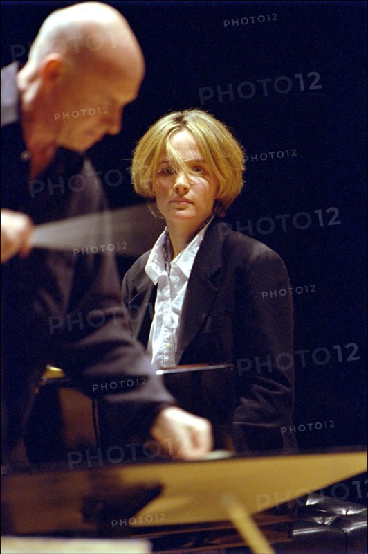 04/04/2001. Helene Grimaud, pianist, on rehearsal at "la cite de la musique".