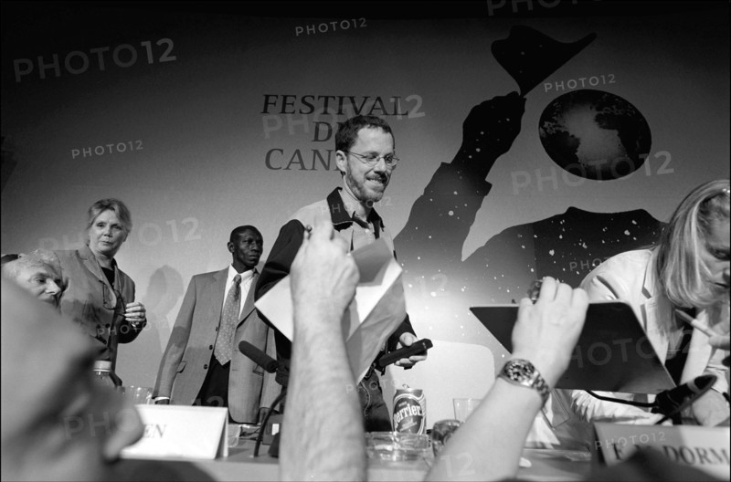 05/13/2001. 54th Cannes film festival: Press conference of "The man wasn't there ".
