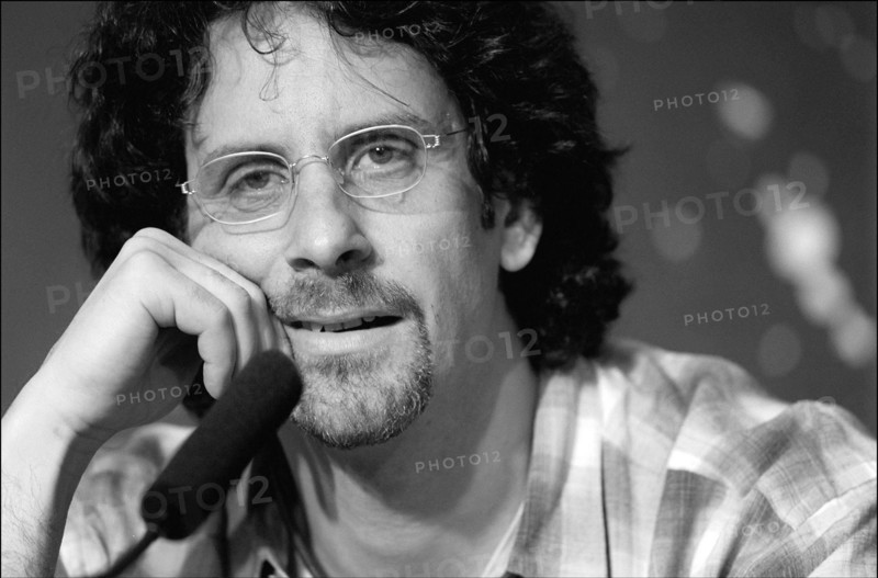 05/13/2001. 54th Cannes film festival: Press conference of "The man wasn't there ".