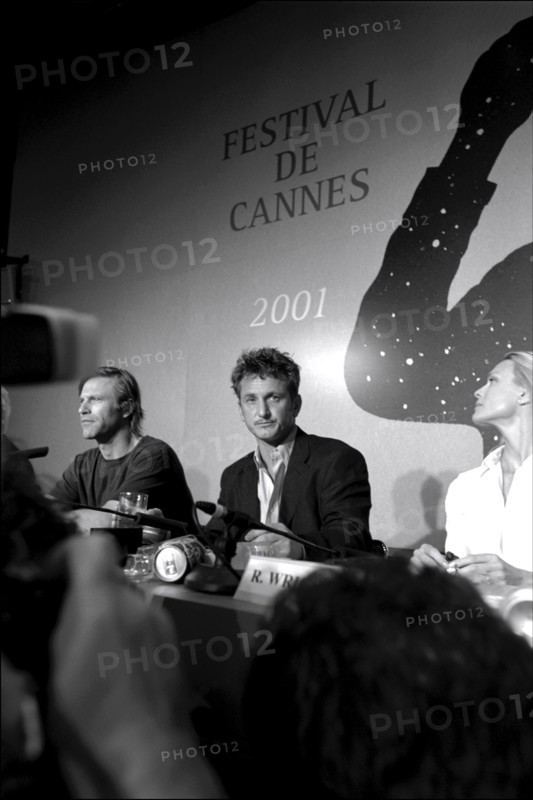 05/15/2001.54th Cannes Film Festival: Sean Penn and Robin Wright