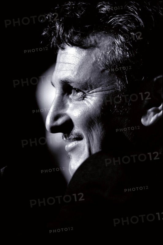 05/15/2001.54th Cannes Film Festival: Sean Penn and Robin Wright