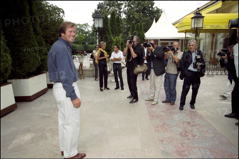08/00/2001. French TV Channel TF1 present their new schedule for September 2001.