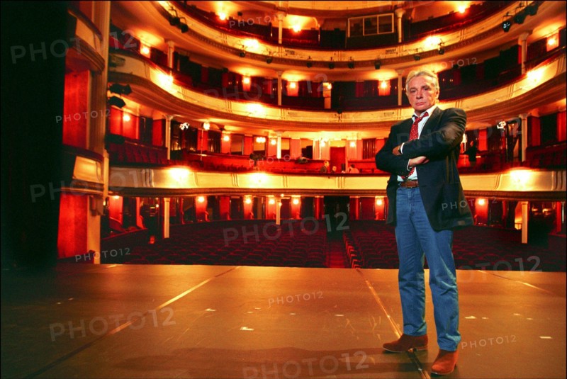 09/00/2001.  French singer Michel Sardou new owner of the "Porte St Martin".