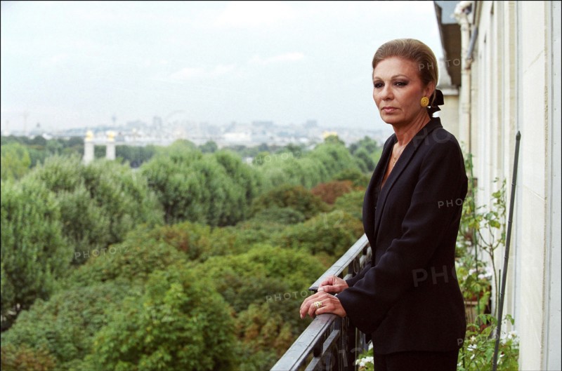 09/00/2001. Exclusive: Close-up Farah Pahlavi empress of Iran at home.