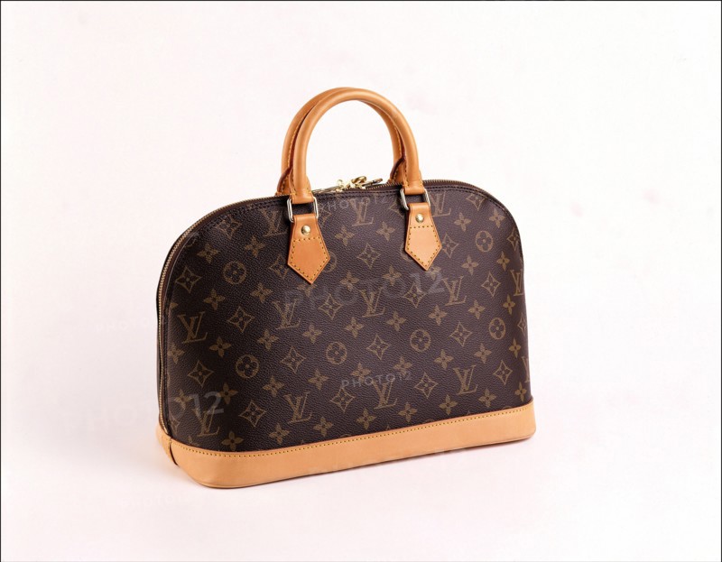 00/00/2001. EXCLUSIVE: Close-up on luxury luggage Patrick Louis Vuitton in his workshop.