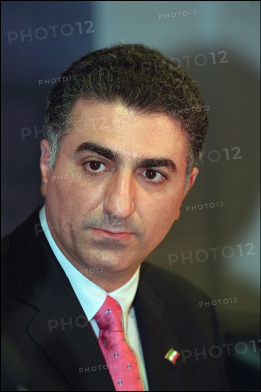 01/24/2002. Official visit of Reza Pahlavi in Paris.