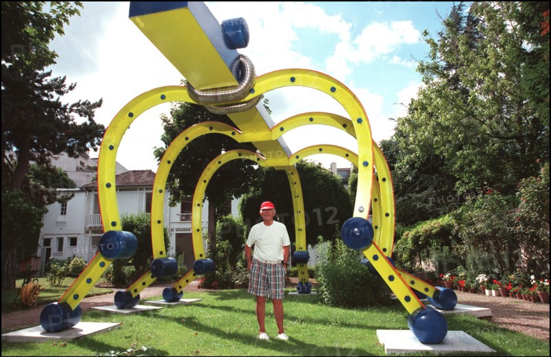 06/00/2000. EXCLUSIVE: Close-up Andre Courreges at home.