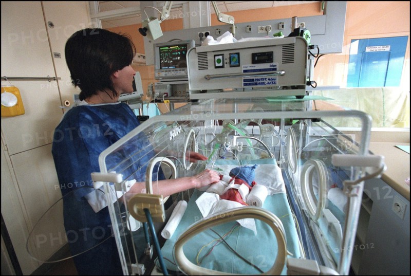 03/02/2002. Premature babies at the intensive care unit of the Cochin hospital.