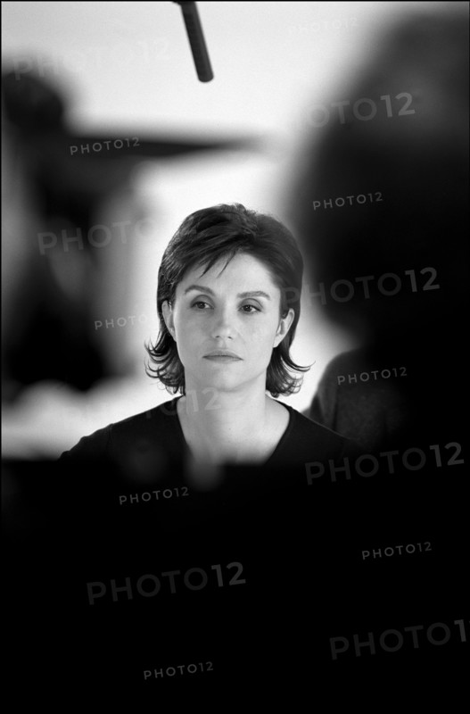 03/00/2002.  Stars mobilize to support the ARC (Association pour la recherche sur le cancer / Association for cancer research) and lend image to nine 35-second TV ads.