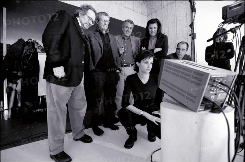 03/00/2002. EXCLUSIVE: Stars mobilize to support the ARC (Association pour la recherche sur le cancer / Association for cancer research) and lend image to nine 35-second TV ads.