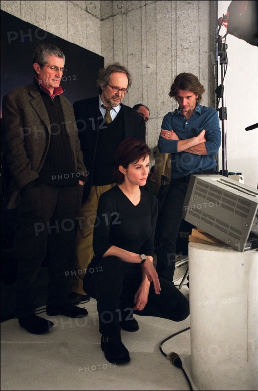 03/00/2002.  Stars mobilize to support the ARC (Association pour la recherche sur le cancer / Association for cancer research) and lend image to nine 35-second TV ads.