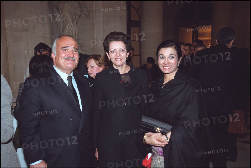 03/00/2002. : Prince Hassan of Jordan visits French senate.