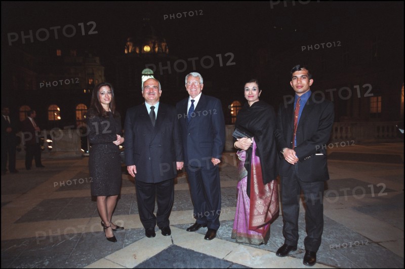 03/00/2002. EXCLUSIVE : Prince Hassan of Jordan visits French senate.