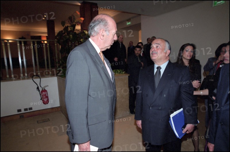 03/00/2002. EXCLUSIVE : Prince Hassan of Jordan visits French senate.