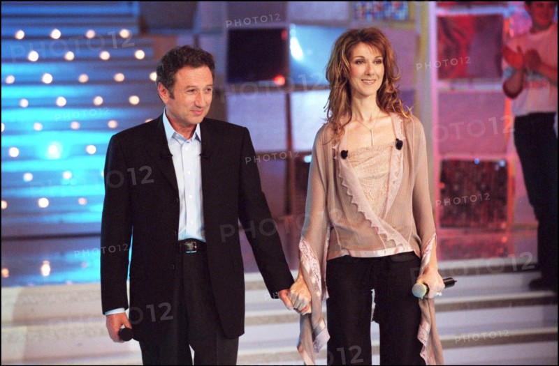 03/00/2002.  Star singer Celine Dion on Michel Drucker TV program "Vivement Dimanche"