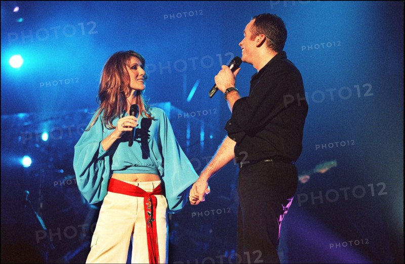 03/20/2002.  Garou and Celine Dion performs at Bercy.