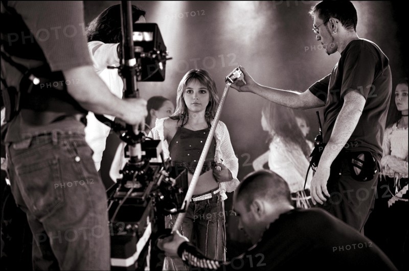 03/00/2002. EXCLUSIVE: Shooting Priscilla's new release on video.