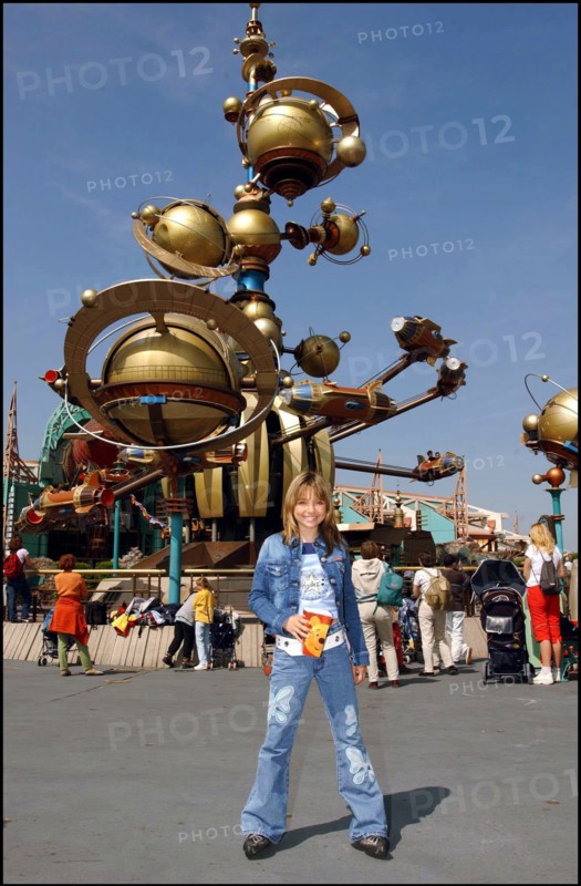 06/00/2002. - singer Priscilla at Disneyland Paris