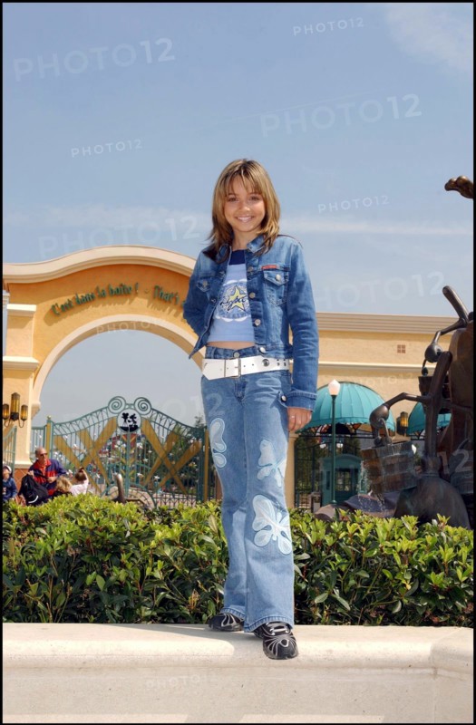 06/00/2002. - singer Priscilla at Disneyland Paris