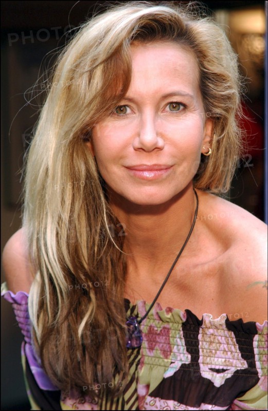 05/10/2002.   Fiona Gelin in play "Cet Infinie Jardin" in Paris.