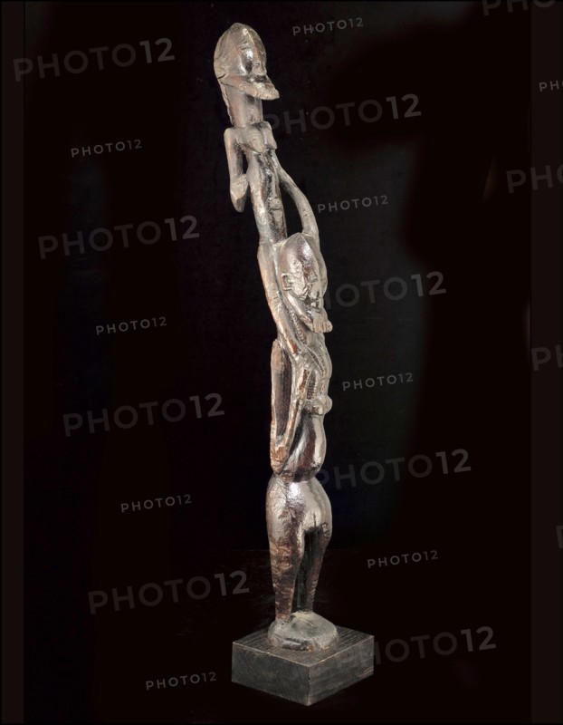 05/00/2002. World wide infatuation with primitivce art form spreads : Christie's France organizes a first sale at auction.
