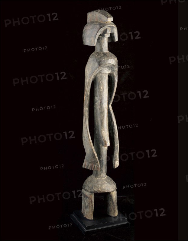 05/00/2002. World wide infatuation with primitivce art form spreads : Christie's France organizes a first sale at auction.